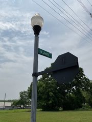 123 N Main Street, Bonham, TX 75418