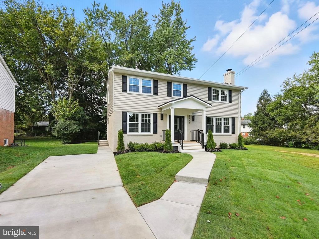 8711 WESTWOOD DR, Vienna, VA 22182