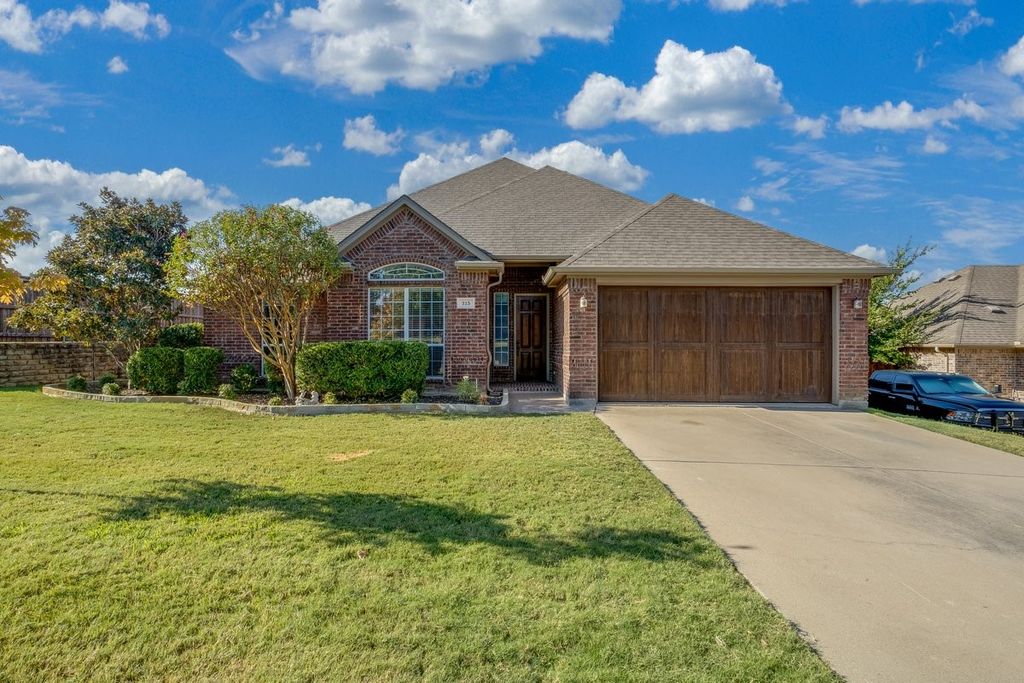 315 Castle Hill Drive, Burleson, TX 76028 — photo 3