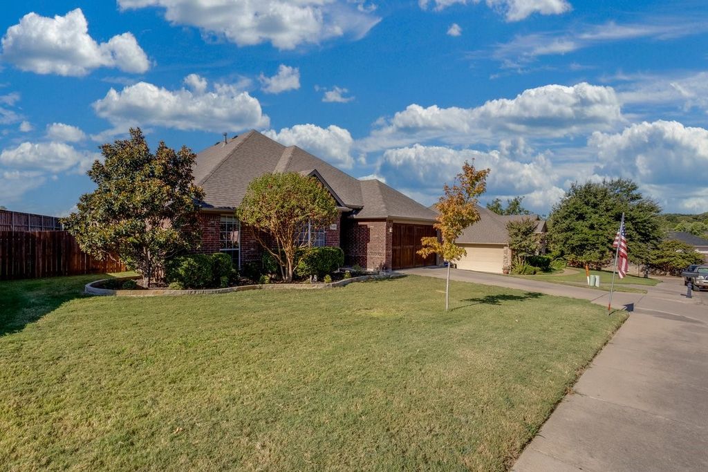 315 Castle Hill Drive, Burleson, TX 76028 — photo 4