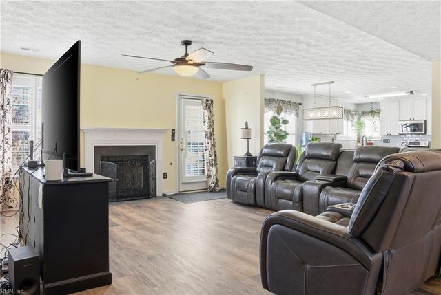 1726 Aspenwood DR, Hampton, VA 23666