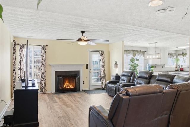 1726 Aspenwood DR, Hampton, VA 23666