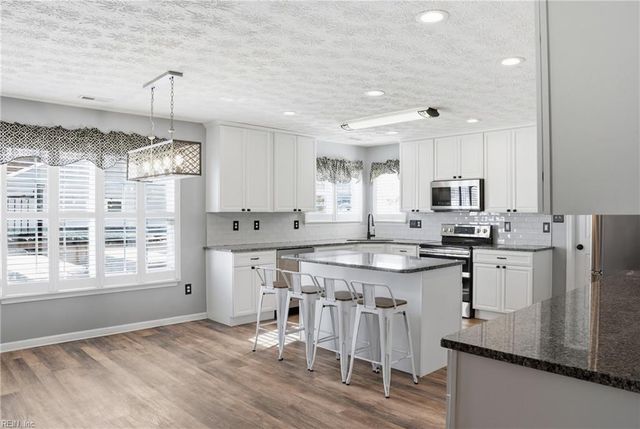 1726 Aspenwood DR, Hampton, VA 23666