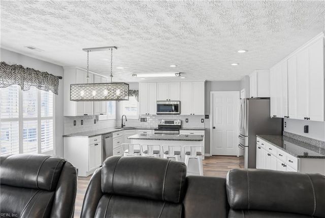 1726 Aspenwood DR, Hampton, VA 23666