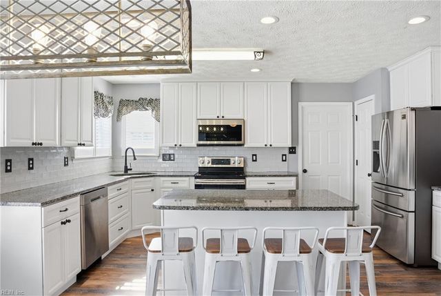 1726 Aspenwood DR, Hampton, VA 23666