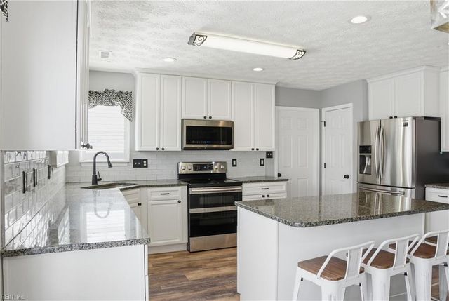 1726 Aspenwood DR, Hampton, VA 23666