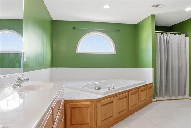 1726 Aspenwood DR, Hampton, VA 23666