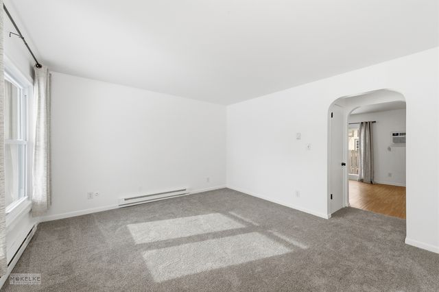 105 W Somonauk Street, Yorkville, IL 60560