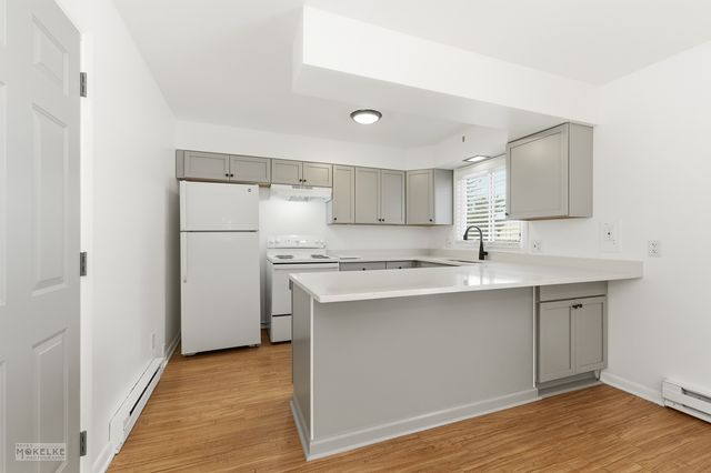 105 W Somonauk Street, Yorkville, IL 60560