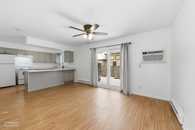 105 W Somonauk Street, Yorkville, IL 60560