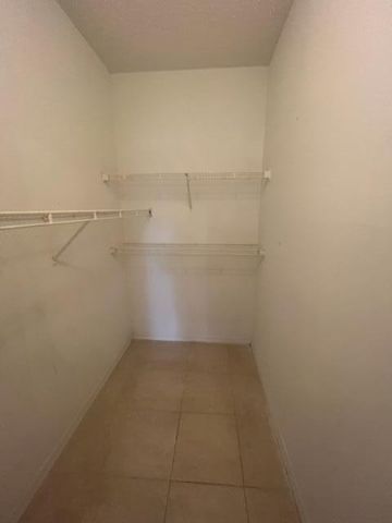 10282 Fox Trail Road 210, Royal Palm Beach, FL 33411