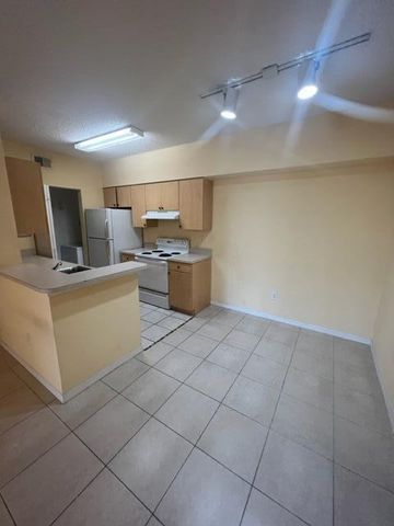 10282 Fox Trail Road 210, Royal Palm Beach, FL 33411