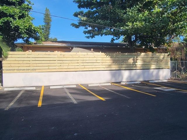 7843 NE 10th Ave 2, Miami, FL 33138