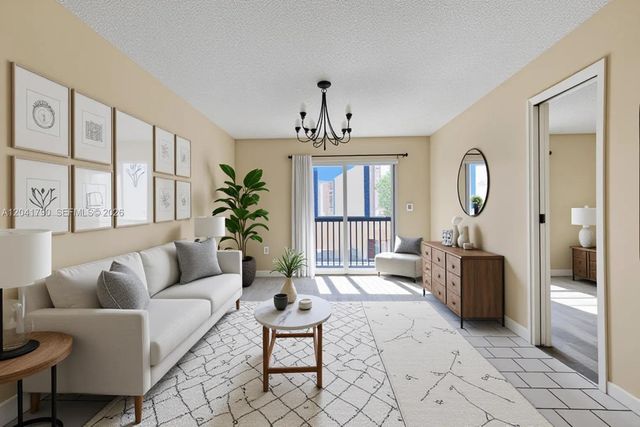 4805 NW 7th St 302-15, Miami, FL 33126