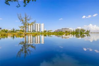 4805 NW 7th St 302-15, Miami, FL 33126