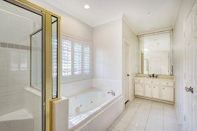 2709 Wroxton Road, West University Place, TX 77005