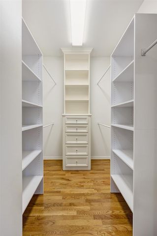 2709 Wroxton Road, West University Place, TX 77005