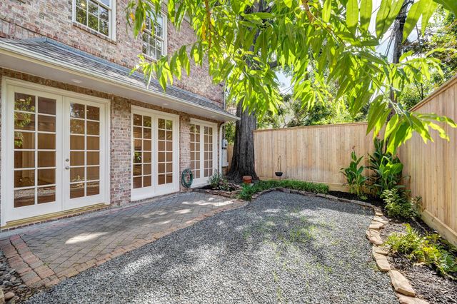 2709 Wroxton Road, West University Place, TX 77005