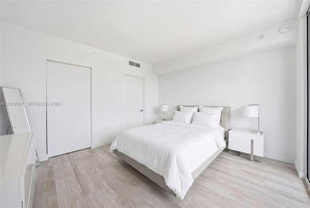 55 SW 9th St 3106, Miami, FL 33130