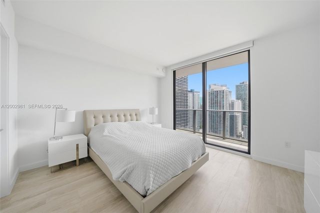 55 SW 9th St 3106, Miami, FL 33130