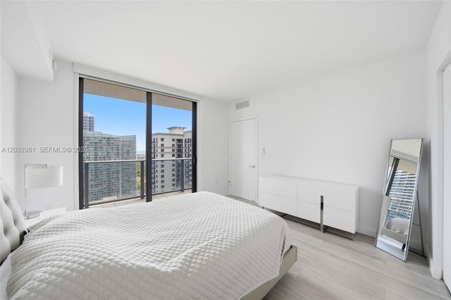 55 SW 9th St 3106, Miami, FL 33130