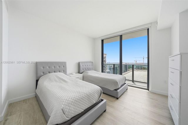 55 SW 9th St 3106, Miami, FL 33130