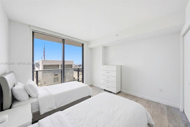 55 SW 9th St 3106, Miami, FL 33130