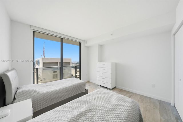 55 SW 9th St 3106, Miami, FL 33130