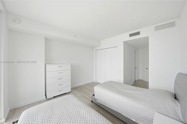 55 SW 9th St 3106, Miami, FL 33130