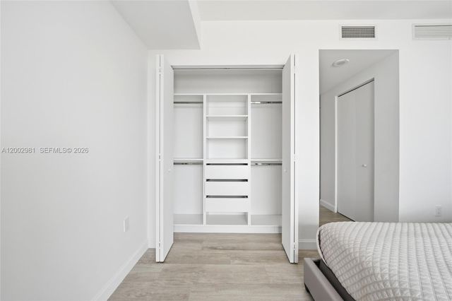 55 SW 9th St 3106, Miami, FL 33130