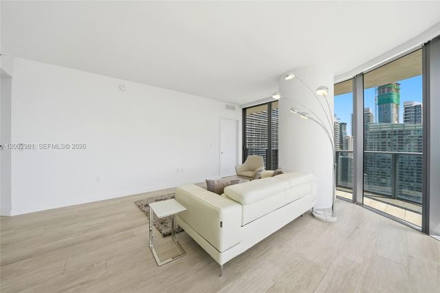 55 SW 9th St 3106, Miami, FL 33130