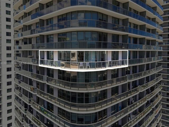 55 SW 9th St 3106, Miami, FL 33130