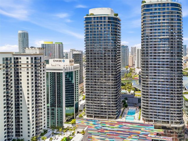 55 SW 9th St 3106, Miami, FL 33130