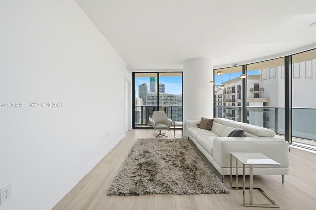 55 SW 9th St 3106, Miami, FL 33130