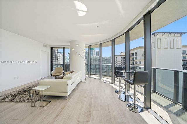 55 SW 9th St 3106, Miami, FL 33130