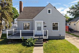22427 Hanson Court, St. Clair Shores, MI 48080
