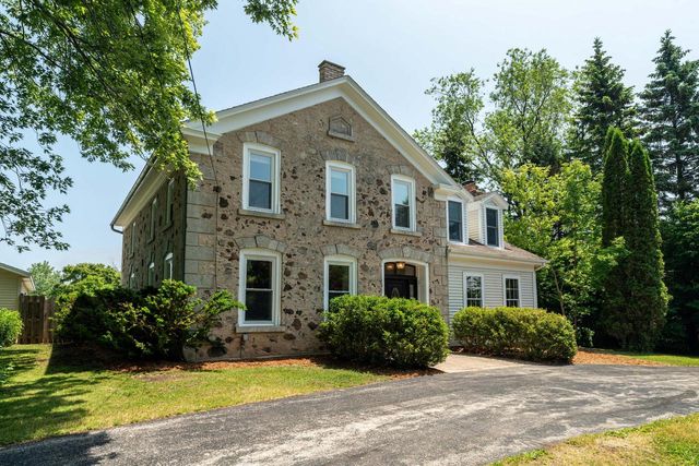 628 Port Washington ROAD, Grafton, WI 53024