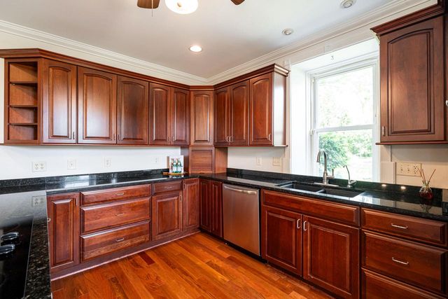 628 Port Washington ROAD, Grafton, WI 53024
