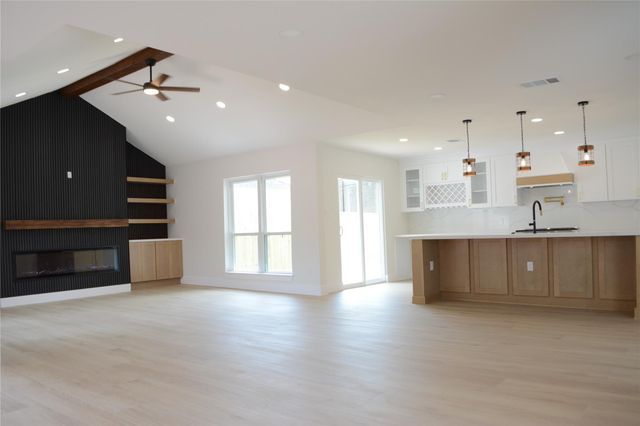 418 Briar Hill Drive, Houston, TX 77042