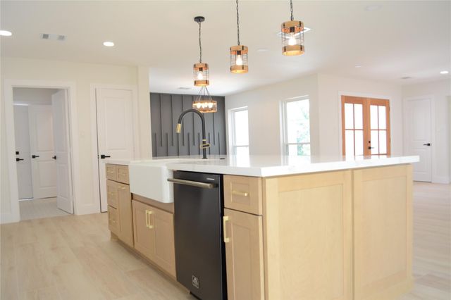 418 Briar Hill Drive, Houston, TX 77042