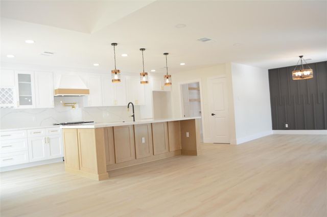 418 Briar Hill Drive, Houston, TX 77042