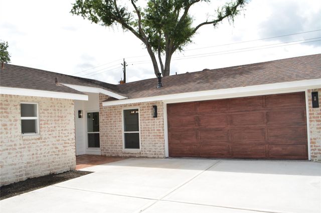 418 Briar Hill Drive, Houston, TX 77042