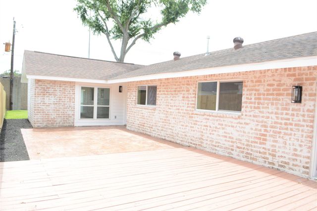 418 Briar Hill Drive, Houston, TX 77042