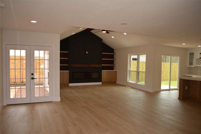 418 Briar Hill Drive, Houston, TX 77042