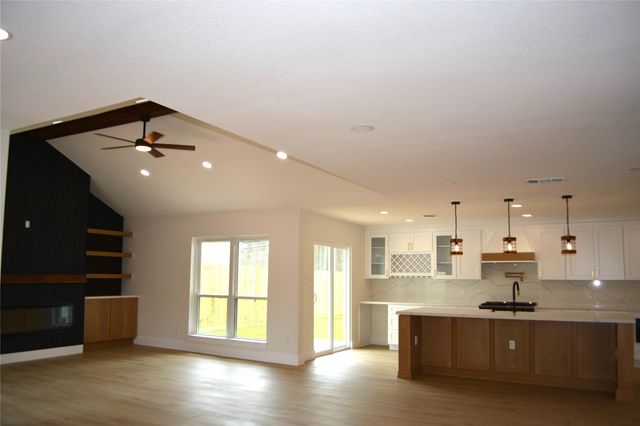 418 Briar Hill Drive, Houston, TX 77042