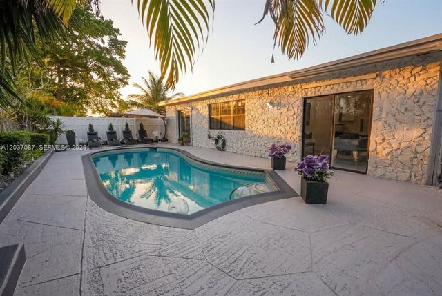 8580 NW 20th Court, Sunrise, FL 33322