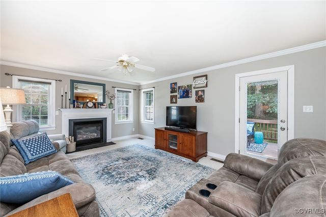 12315 Hillcreek Cir, Midlothian, VA 23112
