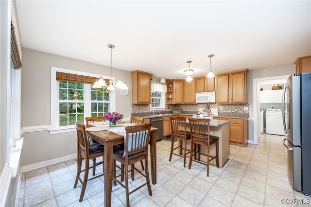 12315 Hillcreek Cir, Midlothian, VA 23112