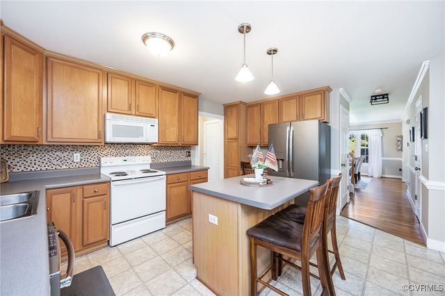 12315 Hillcreek Cir, Midlothian, VA 23112