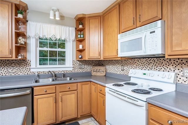 12315 Hillcreek Cir, Midlothian, VA 23112